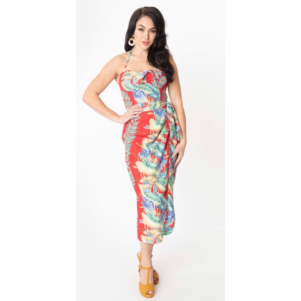Unique Vintage x Kamehameha Hawaiian Sarong Dress